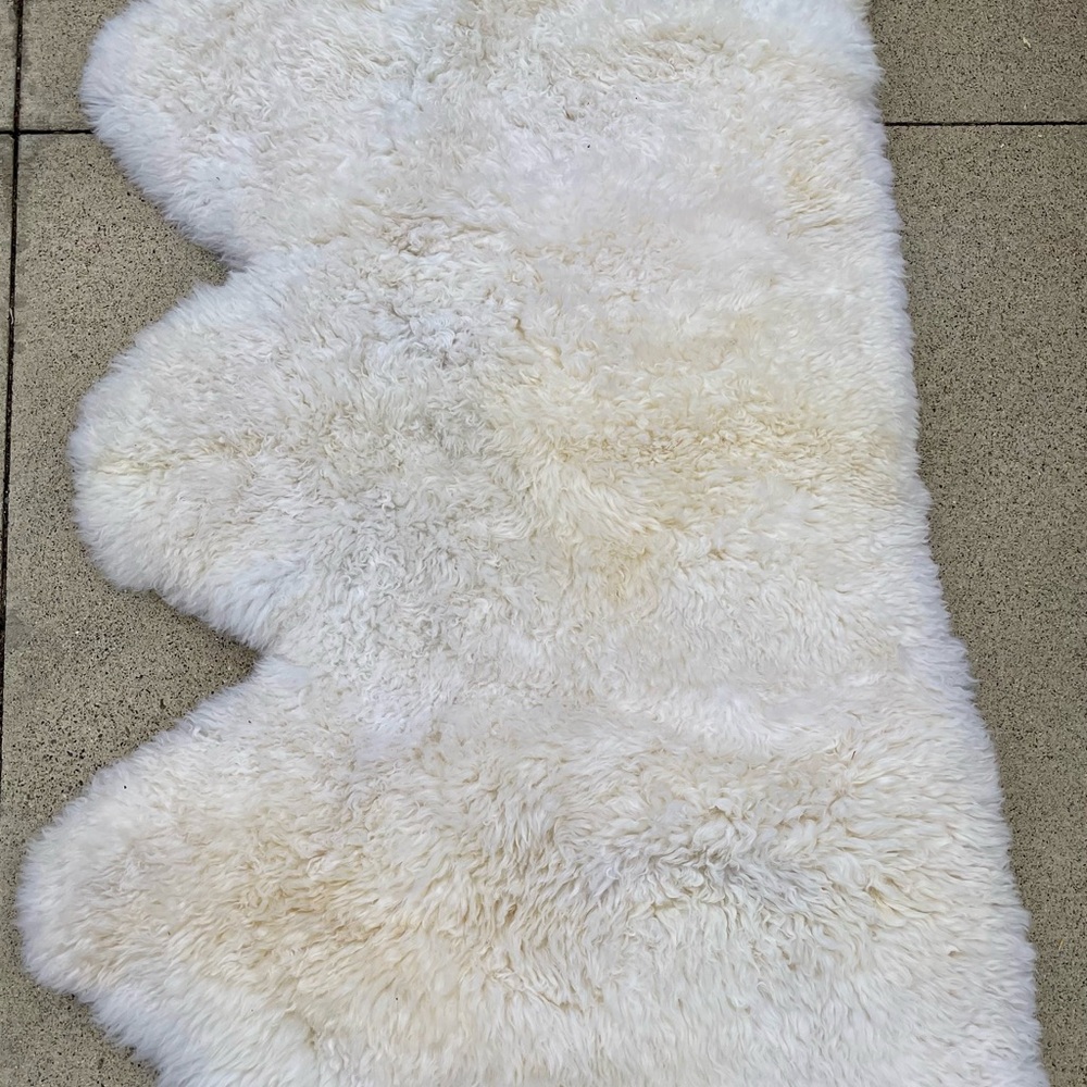 Safavieh White Sheepskin Fur Rug 3x5